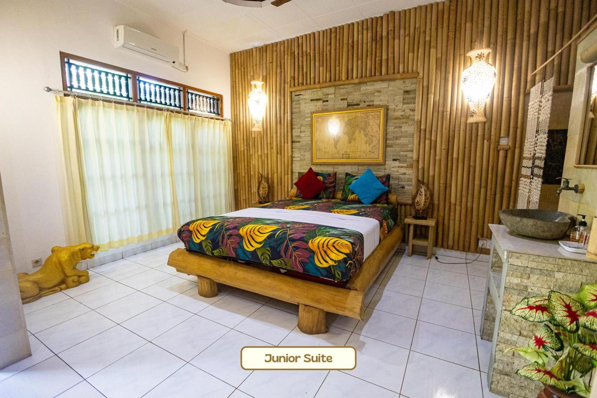 Kaia Lovina Guest House Junior Suite Eksteriør billede